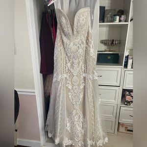 Oleg Cassini Mermaid new dress